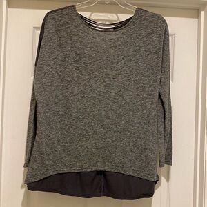 Very J women’s top Medium gray